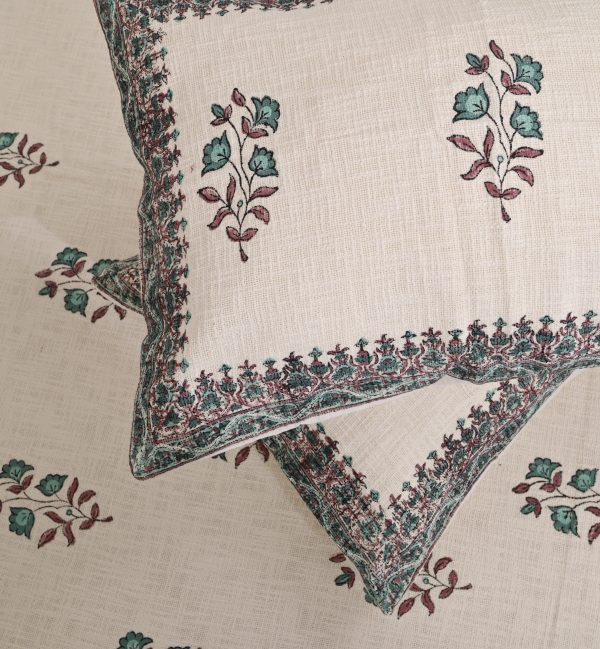 Papoula Block Printed Cotton Jute Bedcover with 2 Pillow Covers - Image 4