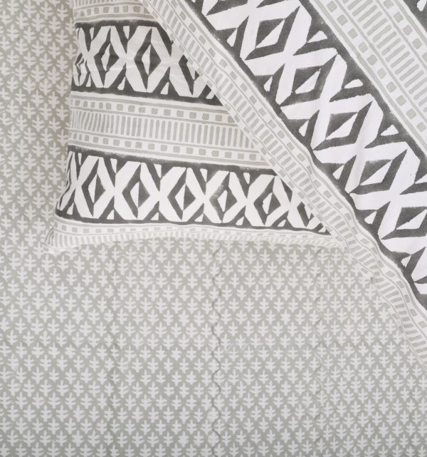 Pansy Block Printed Bedsheet - Image 2