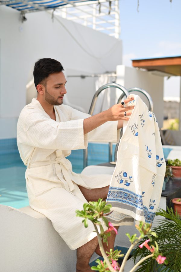 Intimate White Block Printed Bathrobe - Image 3