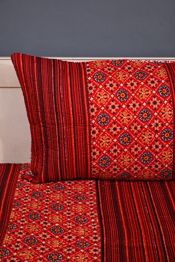 Haute Red Block Printed Quilted Bedcover with Pillow Covers - Image 3