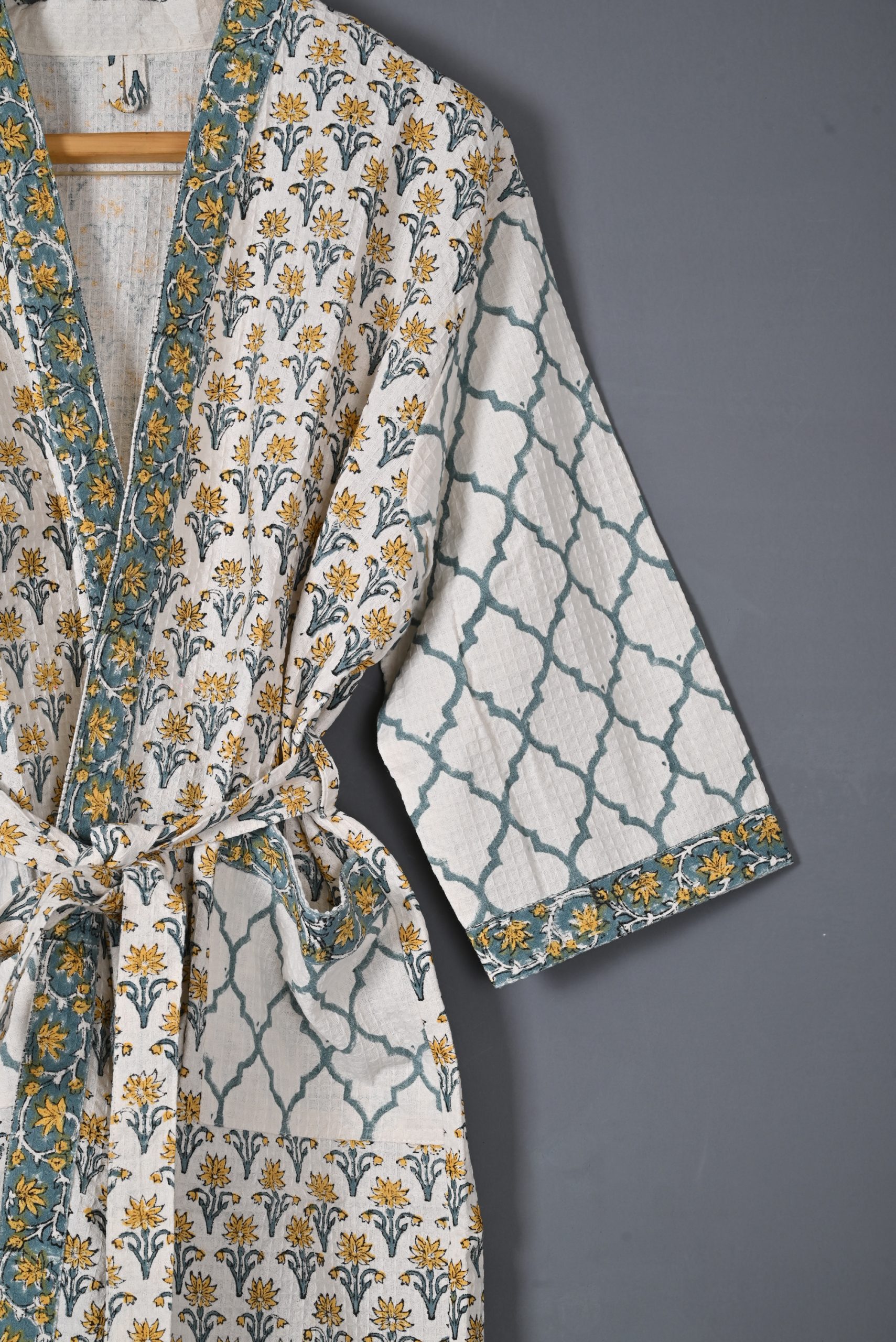 Classic Willow Block Printed Bathrobe - Image 2